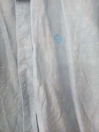 Camisa azul de manga larga para hombre