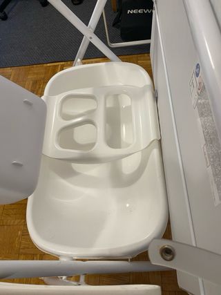 Cambiador bebé con papelera y soporte bañera