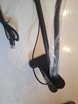 Aro de luz con soporte para movil y pinza sujetar.