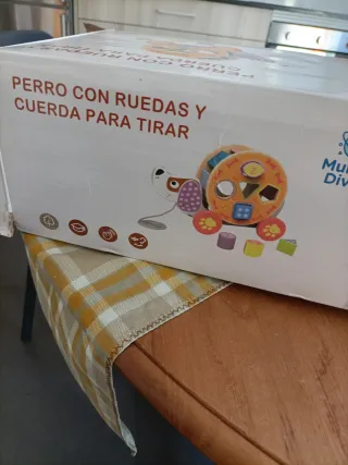 Perrito bebé de madera para encajar formas