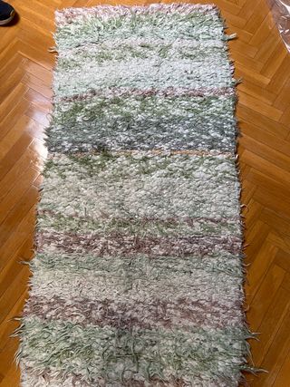 Alfombra de lana beige y verde