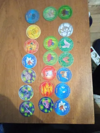 20 Tazos POKÉMON (algunos brillan)