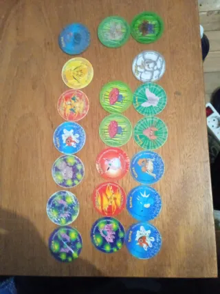 20 Tazos POKÉMON (algunos brillan)