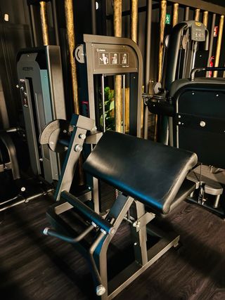 Máquinas de gimnasio variadas Technogym