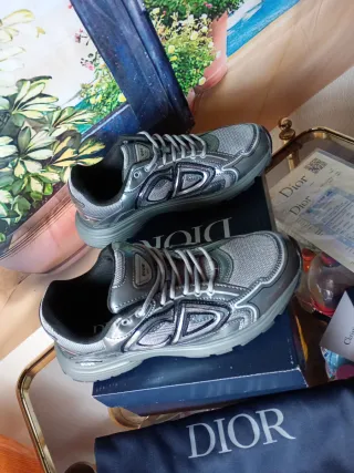 Deportivas Dior Grises y Plateadas
