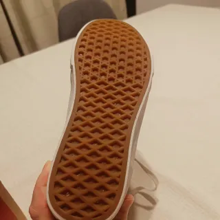 Zapatillas Vans Negras y Blancas