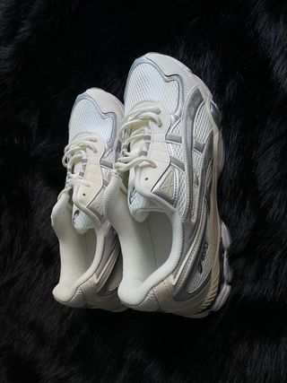 Zapatillas Hombre Blanco y Amarillo