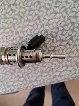 Inyector Adblue PSA código 9813930180