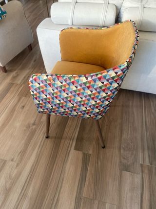 Silla Terciopelo Mostaza Diseño Geométrico