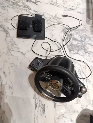 Volante y Pedales Subsonic Drive Pro PS4 con juego