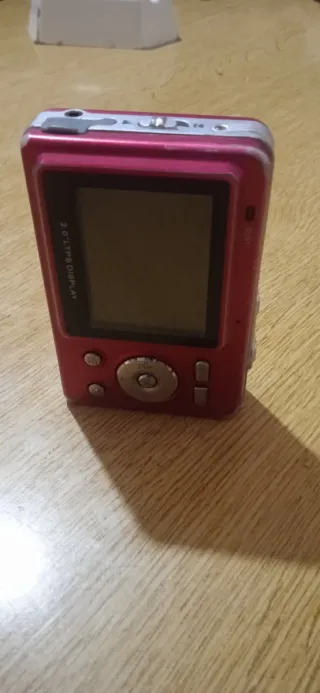 Macchina fotografica digitale rosa