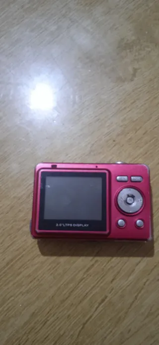 Macchina fotografica digitale rosa