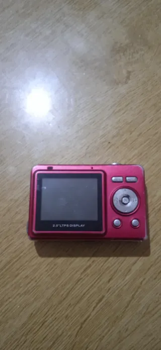 Macchina fotografica digitale rosa