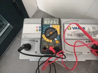 Batería Varta F18 85Ah 800A