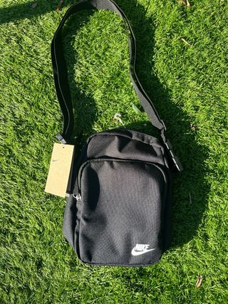 Riñonera Nike Negra a estreno