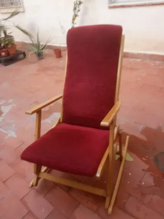 Mecedora plegable de madera y tela