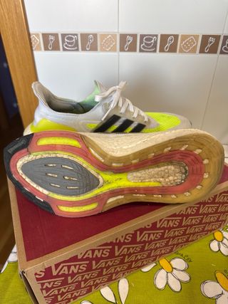 Adidas Ultraboost Blancas y Amarillas