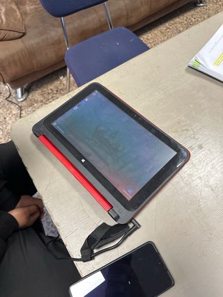 Portátil HP HQtre Rojo