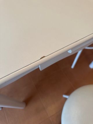 Tavolo allungabile e 2 sedie da cucina