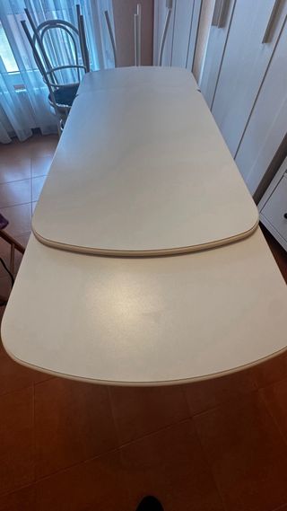 Tavolo allungabile e 2 sedie da cucina