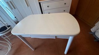 Tavolo allungabile e 2 sedie da cucina