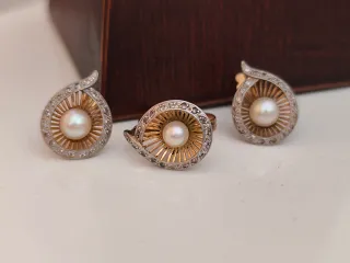 Conjunto antiguo de anillo y pendientes