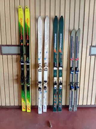 4 pares de esquís Dynastar, Head, Rossignol