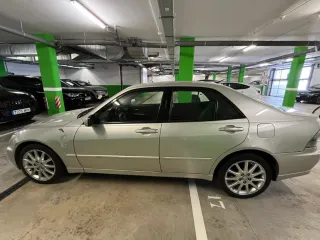 Lexus IS 2004