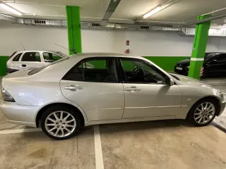 Lexus IS 2004