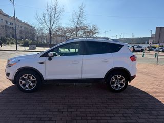Ford Kuga 2.0 TDCI 140 CV 5 PUERTAS