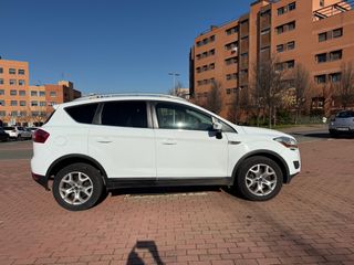 Ford Kuga 2.0 TDCI 140 CV 5 PUERTAS