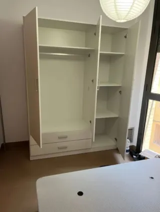 Armario modular blanco de madera