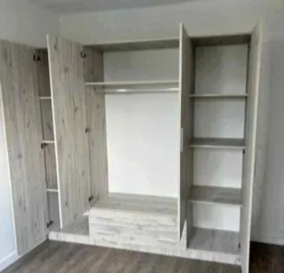 Armario modular blanco de madera