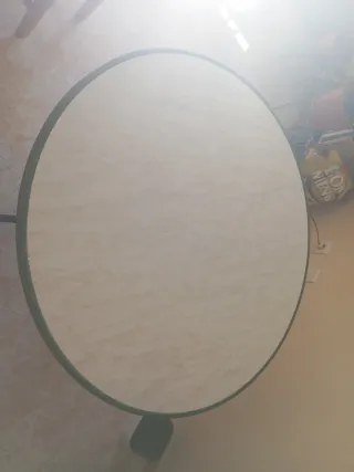 Tavolo pieghevole in plastica e metallo per terrazzo