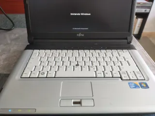 Portátil Fujitsu Negro