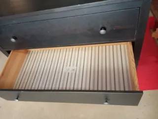 Cassettiera in legno nera