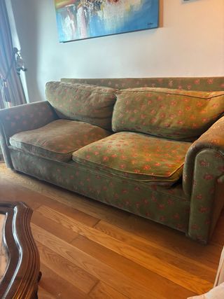 Sofá 3 plazas verde con estampado floral