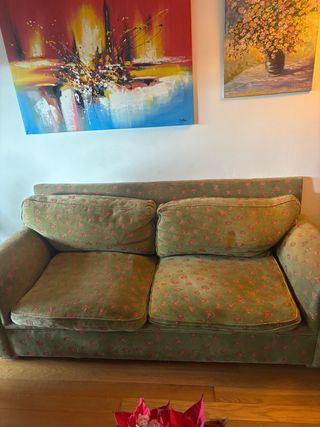 Sofá 3 plazas verde con estampado floral