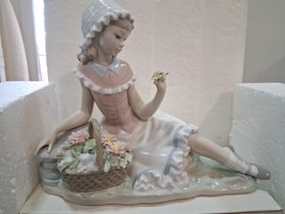 LLADRO Florinda Figura Niña Cesta Flores