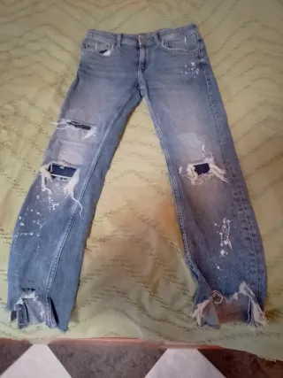 Vaqueros hombre rotos pintura bershka talla S