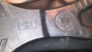 Esquís Rossignol con fijaciones