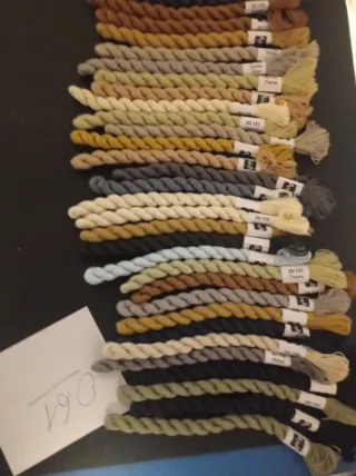 Filati per ricamo assortiti