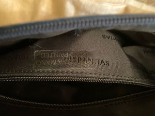 Bolso de mano con flores pintadas