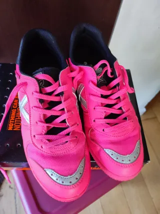Zapatillas Munich Continental V2 fucsia futbol sal