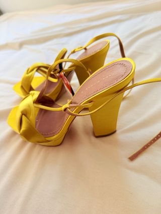 Tacones Zara Amarillos