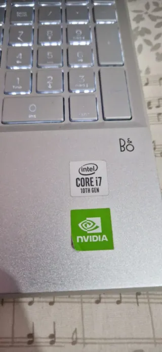 HP Pavilion 15 i7-1065G7 12GB 512GB SSD MX250