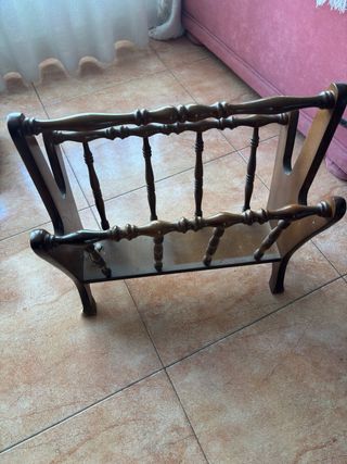 Revistero de madera