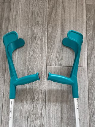 Muletas casi nuevas (2 semanas de uso) 140kg