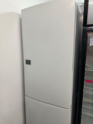 Nevera Haier blanca