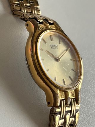Reloj Seiko Quartz Dorado Mujer
